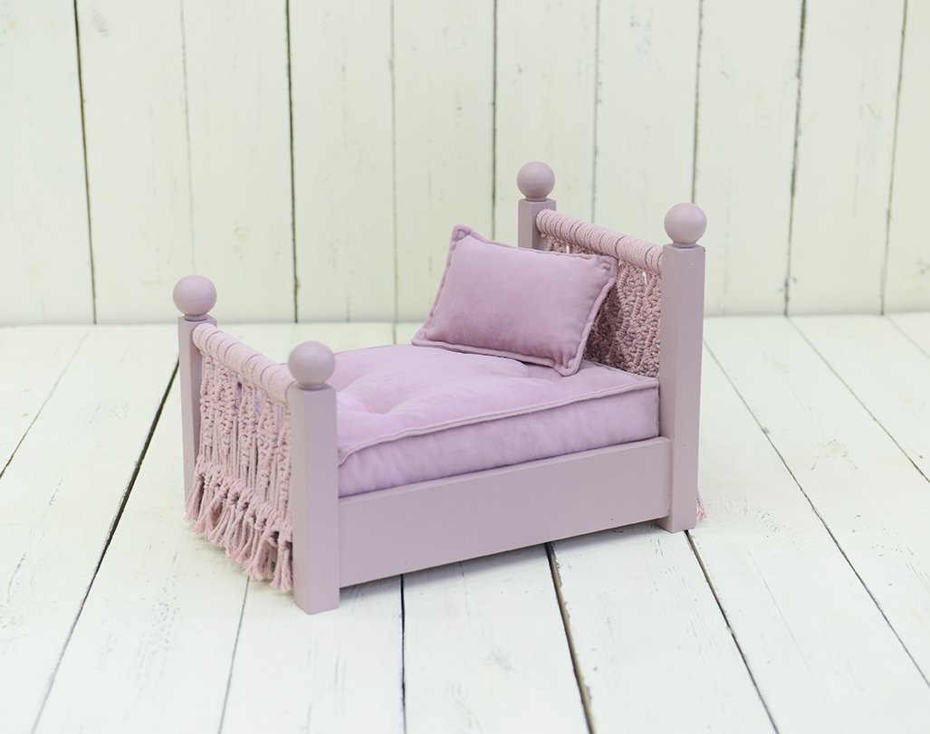 AHŞAP MAKROMELİ YATAK MİNDER DAHİL