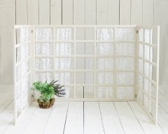 AHŞAP PERDELİ PENCERE